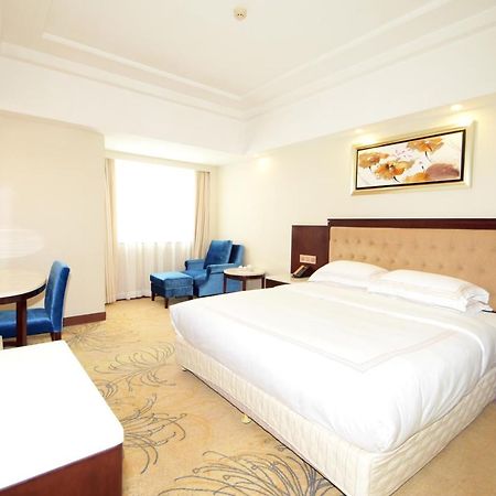 Overseas Chinese Friendship Hotel Quảng Châu Ngoại thất bức ảnh